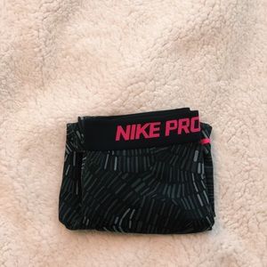 Nike leggings ( OPEN FOR OFFERS)